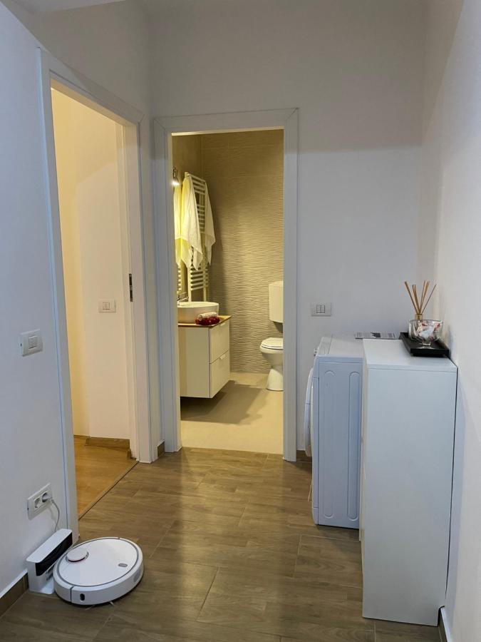 Gold Luxury Apartment Close To Presidential Palace Bucarest Exterior foto