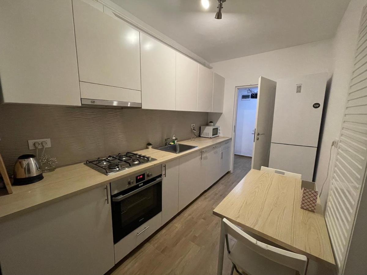 Gold Luxury Apartment Close To Presidential Palace Bucarest Exterior foto